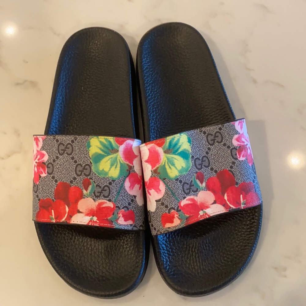 Flower sandals size 8.5